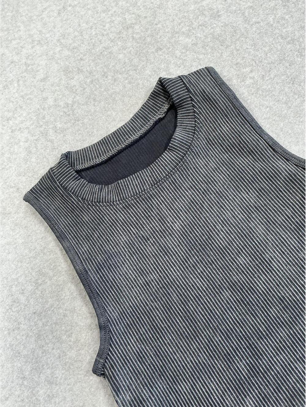 OQQ Sleeveless Ribbed Crop Top in Black and Gray women size small